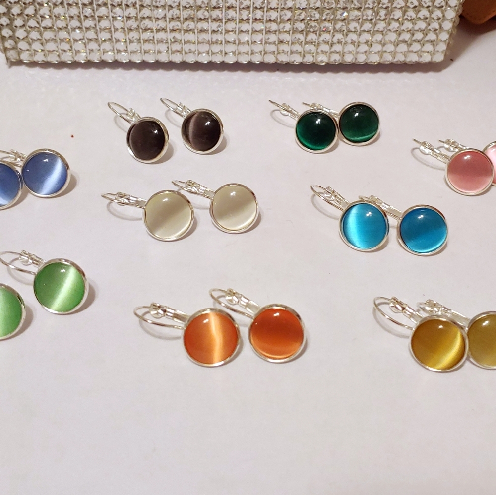 Breath taking Cat Eye Earrings.